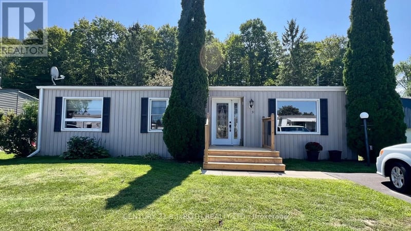 31 Corner Brook Trail, Innisfil, Ontario, L9S1P5, Innisfil, Ontario — photo 1 of 5