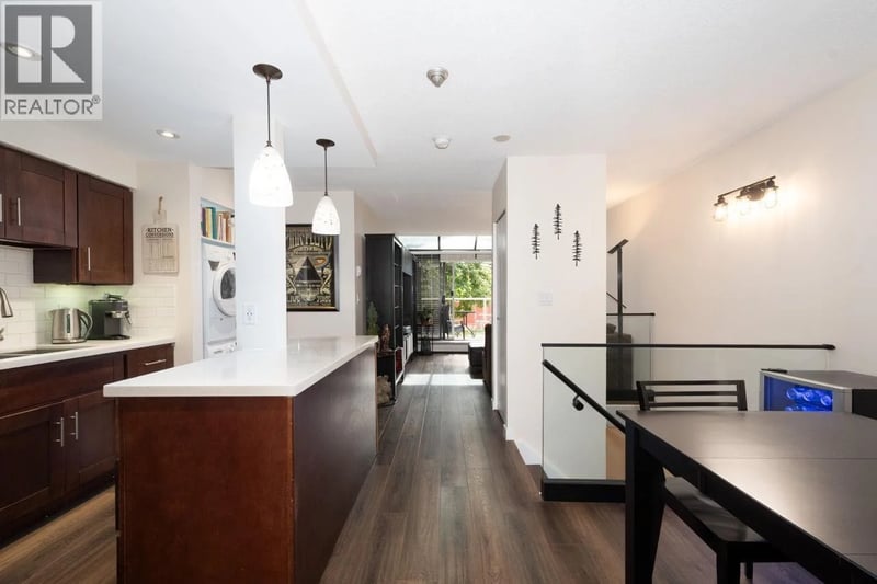 #104 812 MILTON Street, New Westminster, British Columbia, V3M1N2, New Westminster, British Columbia — photo 1 of 5
