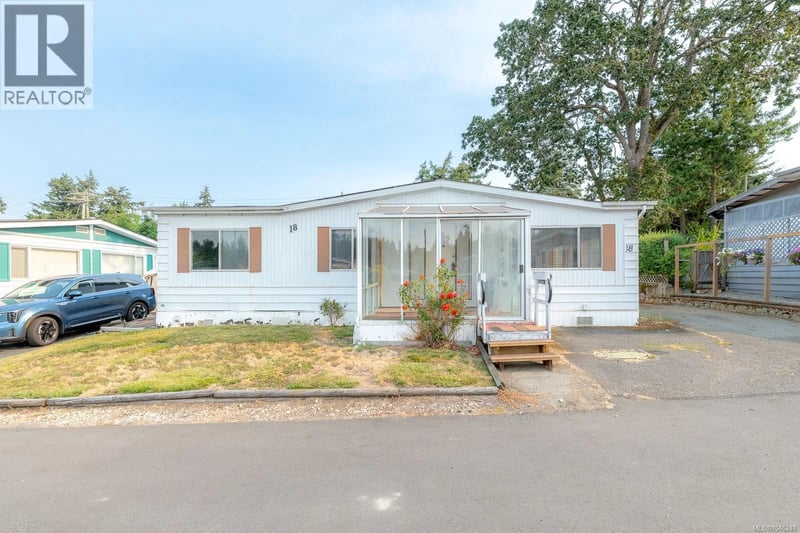 #18 158 Cooper Road, View Royal, British Columbia, V9A7B3, View Royal, British Columbia — photo 1 of 5