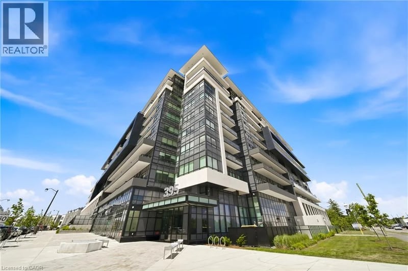 #221 395 DUNDAS Street West, Oakville, Ontario, L6M4M2, Oakville, Ontario — photo 1 of 5
