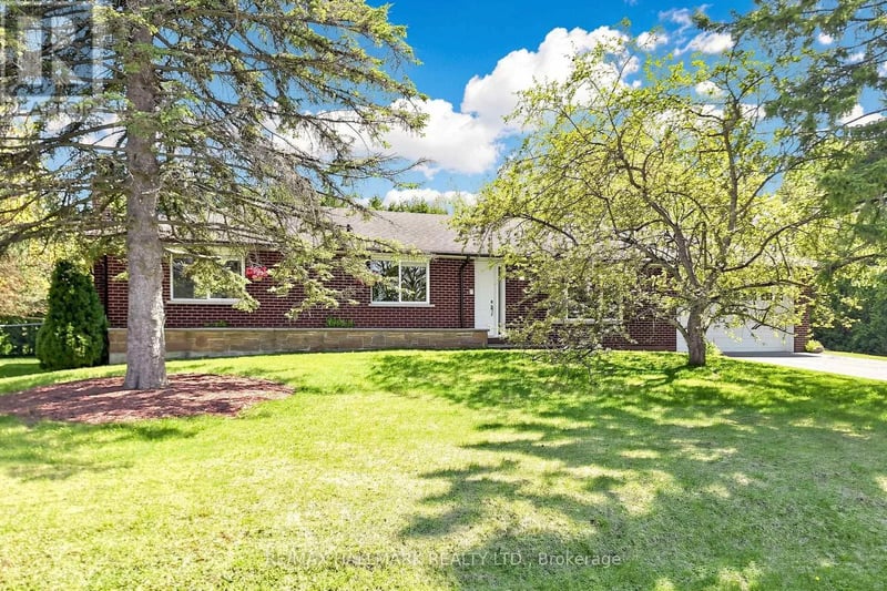 20 Jasmine Crescent, Whitchurch-Stouffville (Ballantrae), Ontario, L4A3H4, Whitchurch-Stouffville (Ballantrae), Ontario — photo 1 of 5