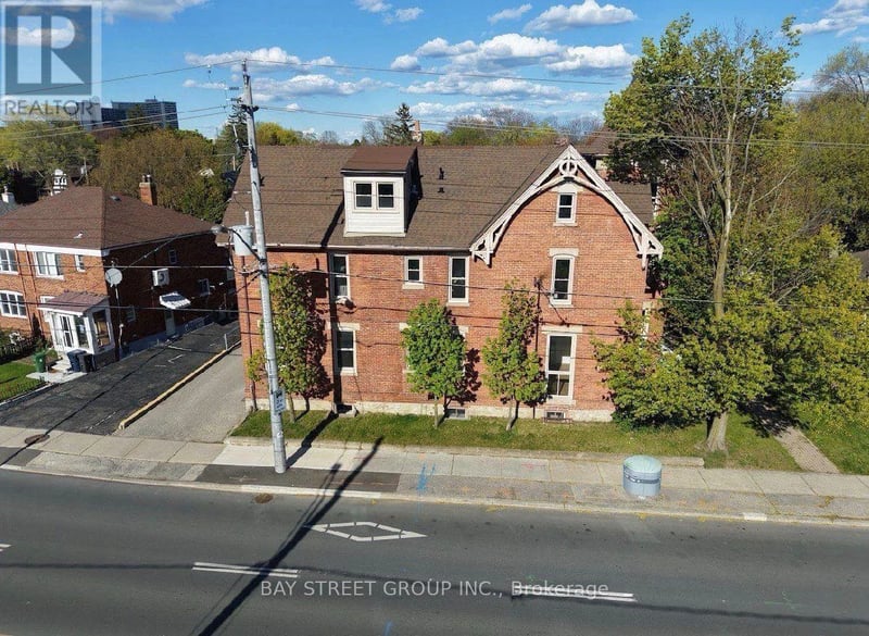#9 1311 Pape Avenue, Toronto (East York), Ontario, M4K3W9, Toronto (East York), Ontario — photo 1 of 5