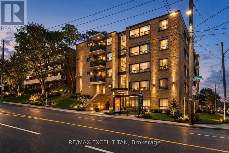 #103 2507 Eglinton Avenue West, Toronto (Keelesdale-Eglinton West), Ontario, M6M1S9, Toronto (Keelesdale-Eglinton West), Ontario — photo 1 of 5