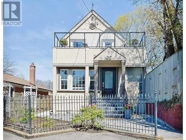 63 Stephen Drive, Toronto (Stonegate-Queensway), Ontario, M8Y3M8, Toronto (Stonegate-Queensway), Ontario — photo 1 of 5