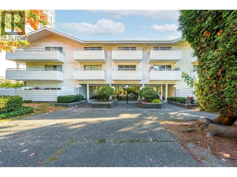 #313 707 EIGHTH Street, New Westminster, British Columbia, V3M3S6, New Westminster, British Columbia — photo 1 of 5