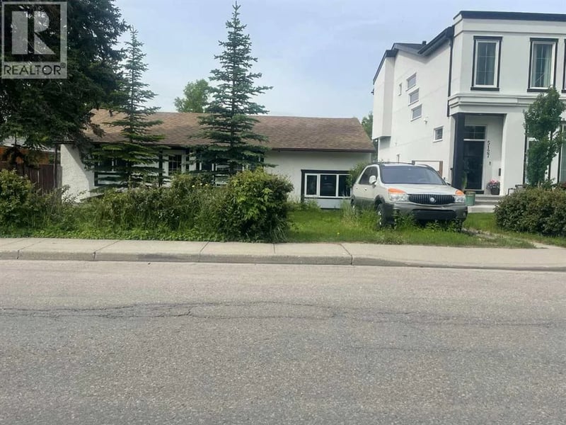 5123 19 Avenue Northwest, Calgary, Alberta, T3B0T1, Calgary, Alberta — photo 1 of 5