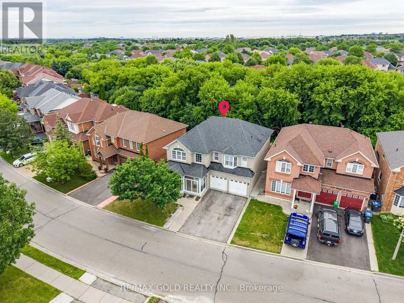 141 Whitwell Drive, Brampton (Vales of Castlemore), Ontario, L6P1L2, Brampton (Vales of Castlemore), Ontario — photo 1 of 5