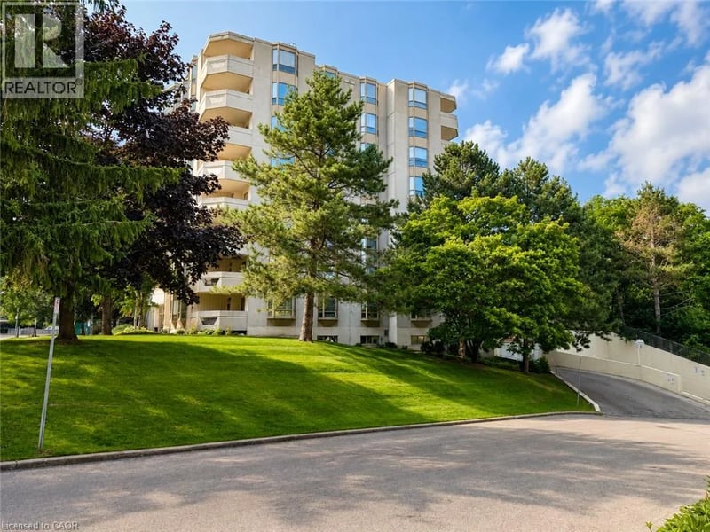 #507 8 VILLAGE GREEN Boulevard, Stoney Creek, Ontario, L8G5B8, Stoney Creek, Ontario — photo 1 of 5