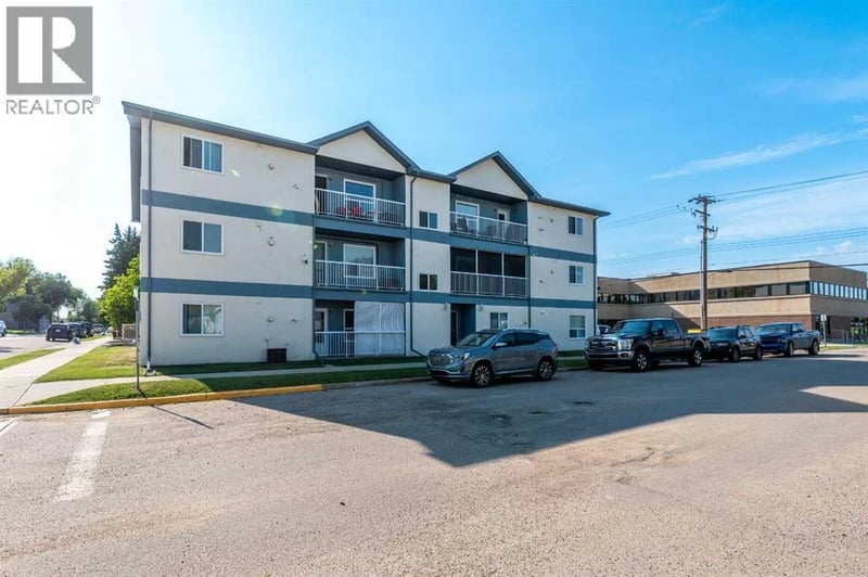 5102 47 Street, Lloydminster, Alberta, T9V0G2, Lloydminster, Alberta — photo 1 of 5