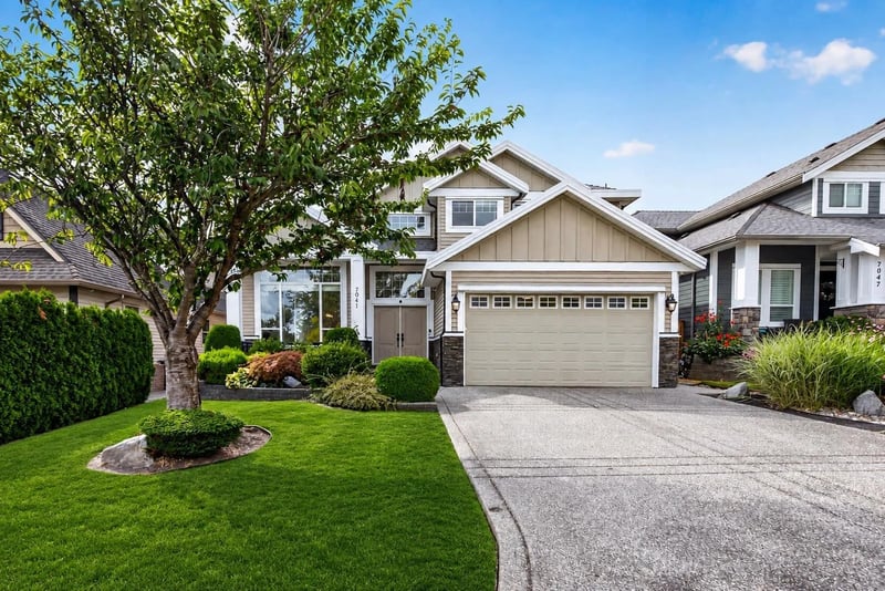 7041 198A Street, Langley, British Columbia, V2Y3H6, Langley, British Columbia — photo 1 of 5