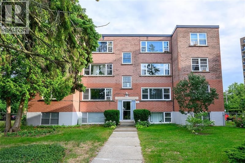 #9 2422 NEW Street, Burlington, Ontario, L7R1J6, Burlington, Ontario — photo 1 of 5