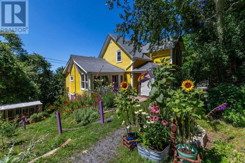 329 Chute Road, Bear River, Nova Scotia, B0S1B0, Bear River, Nova Scotia — photo 1 of 5