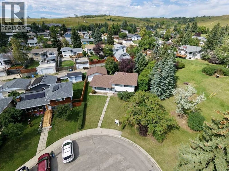 5031 Newcombe Place Northwest, Calgary, Alberta, T2K2P6, Calgary, Alberta — photo 1 of 5