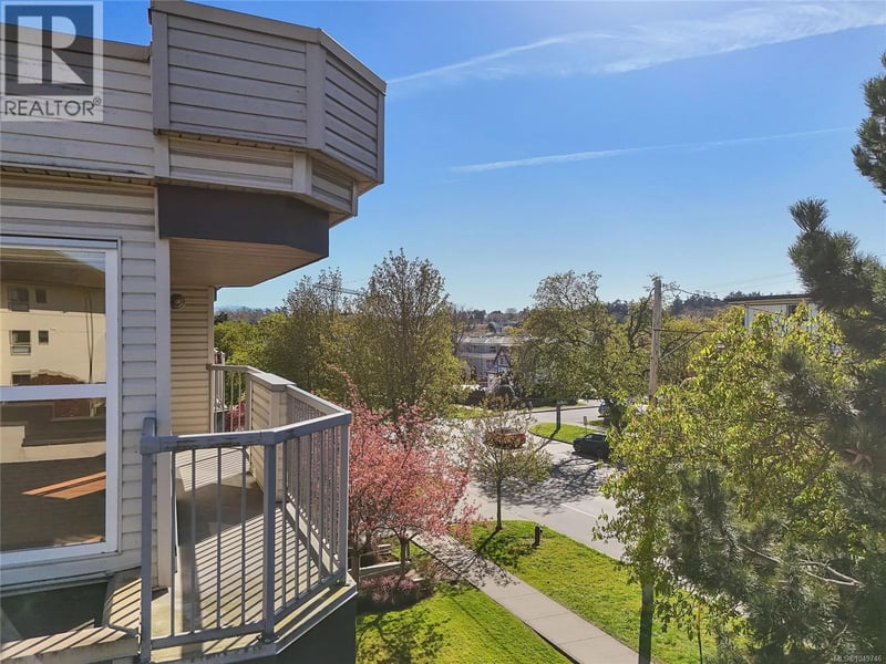 #401 445 Cook Street, Victoria, British Columbia, V8V3Y2, Victoria, British Columbia — photo 1 of 5