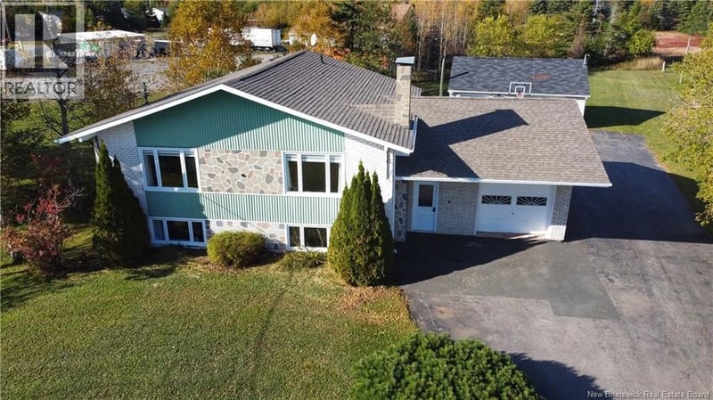 92 du Pêcheur N Street, Lamèque, New Brunswick, E8T1J6, Lamèque, New Brunswick — photo 1 of 5