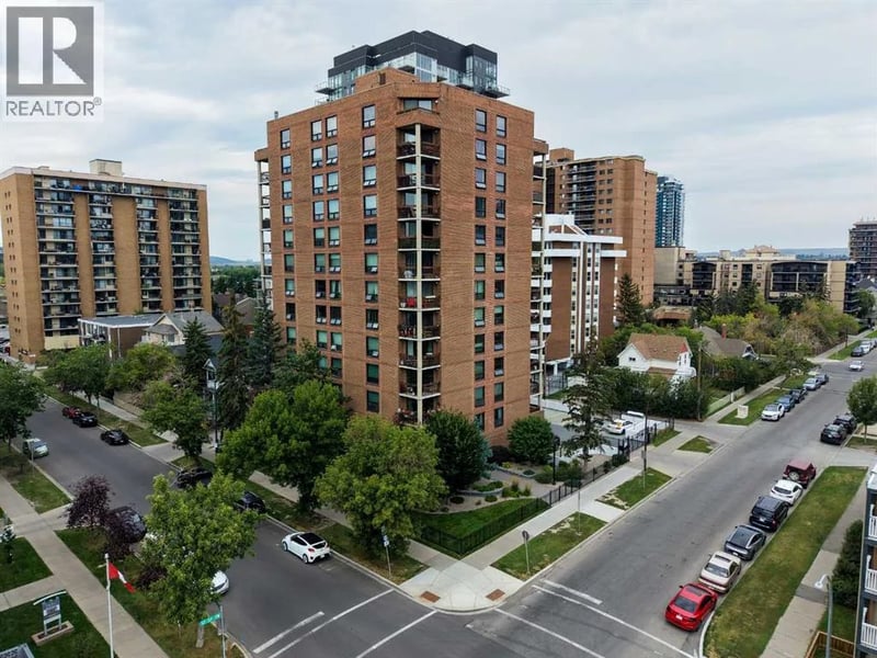 1304 15 Avenue Southwest, Calgary, Alberta, T3C0X7, Calgary, Alberta — photo 1 of 5