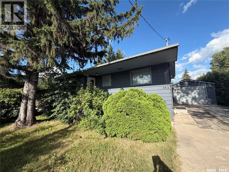 143 Gladstone AVENUE N, Yorkton, Saskatchewan, S3N2A7, Yorkton, Saskatchewan — photo 1 of 5