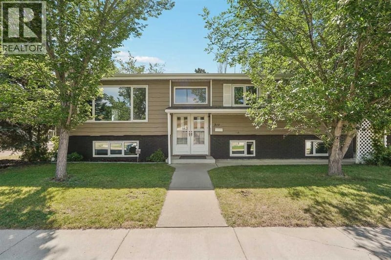 210 Dunkirk Street South, Lethbridge, Alberta, T1J4E6, Lethbridge, Alberta — photo 1 of 5
