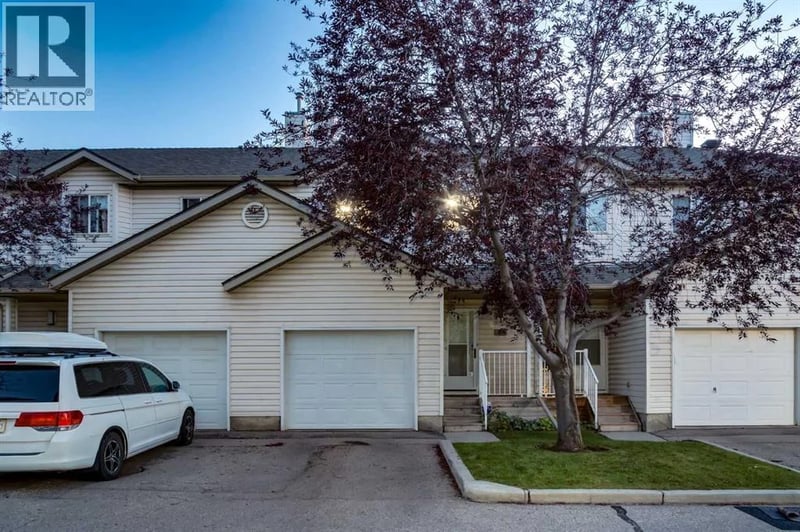 59 MT ABERDEEN Manor Southeast, Calgary, Alberta, T2Z3N8, Calgary, Alberta — photo 1 of 5