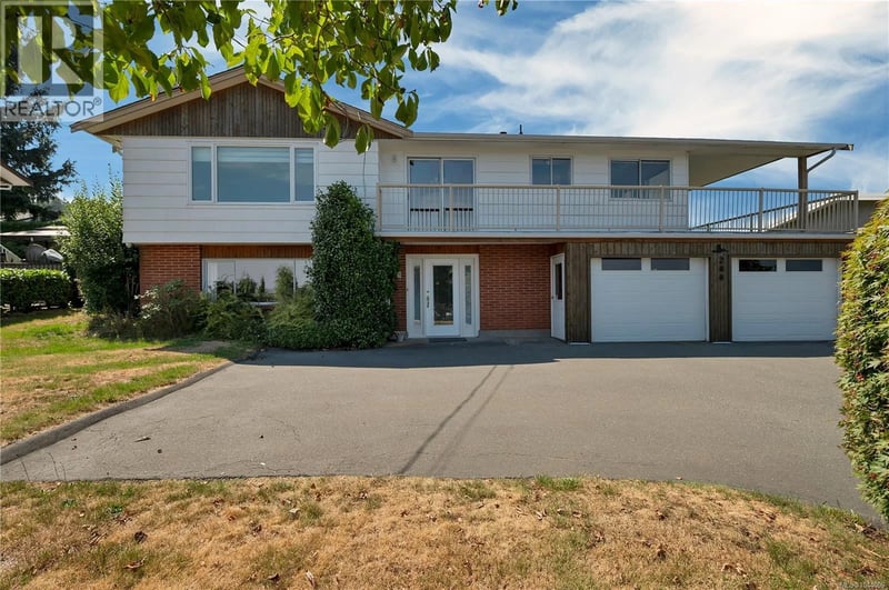 244 Alder Street South, Campbell River, British Columbia, V9W2N1, Campbell River, British Columbia — photo 1 of 5