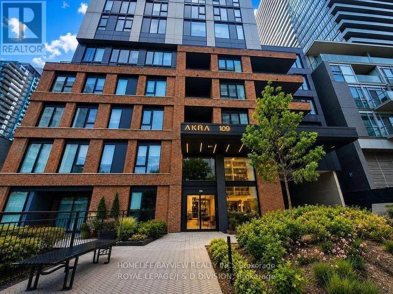 #1504 109 Erskine Avenue, Toronto (Mount Pleasant West), Ontario, M4P0G8, Toronto (Mount Pleasant West), Ontario — photo 1 of 5