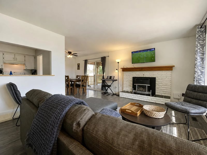 7912 BURDOCK Street, Mission, British Columbia, V2V4Y1, Mission, British Columbia — photo 1 of 5