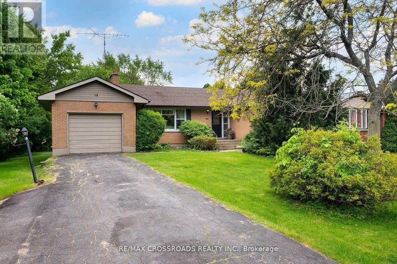 19 Orchard Avenue, Cobourg, Ontario, K9A1T1, Cobourg, Ontario — photo 1 of 5