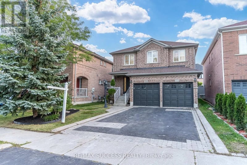 54 Ferncroft Place, Brampton (Fletcher's Meadow), Ontario, L7A3C8, Brampton (Fletcher's Meadow), Ontario — photo 1 of 5