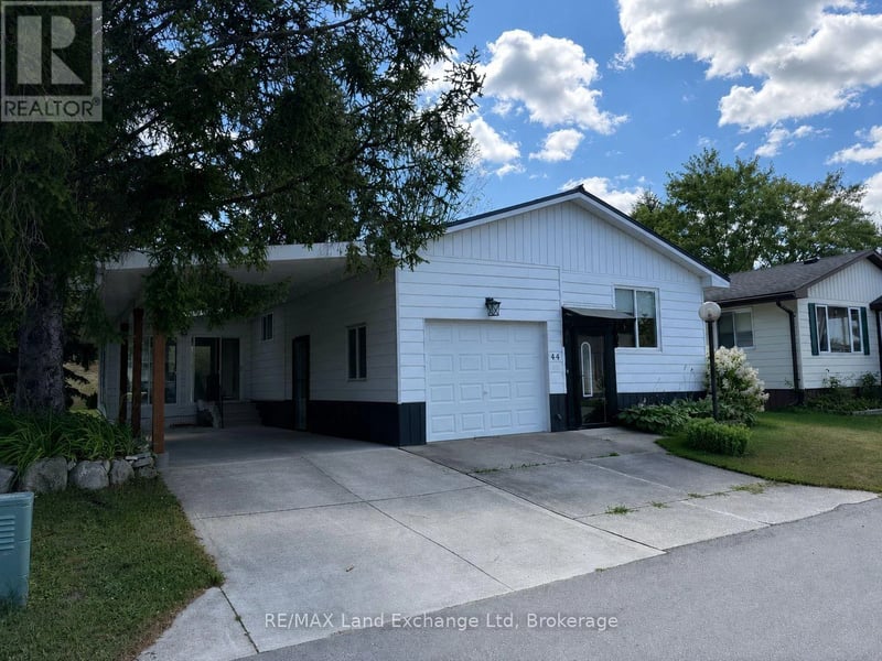 44 Briarwood Crescent, North Huron (Wingham), Ontario, N0G2W0, North Huron (Wingham), Ontario — photo 1 of 5