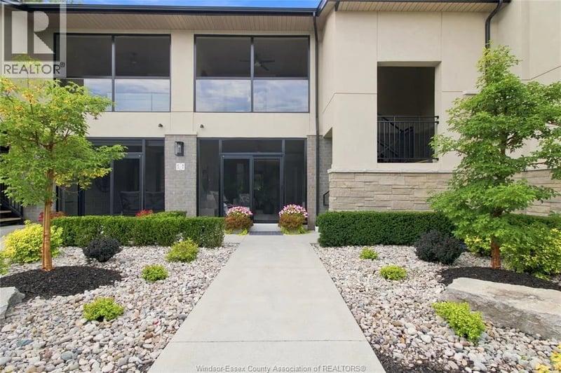 #9 191 EAST PUCE, Lakeshore, Ontario, N8L0Z1, Lakeshore, Ontario — photo 1 of 5