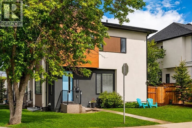 2002 35 Street Southwest, Calgary, Alberta, T3E2X6, Calgary, Alberta — photo 1 of 5