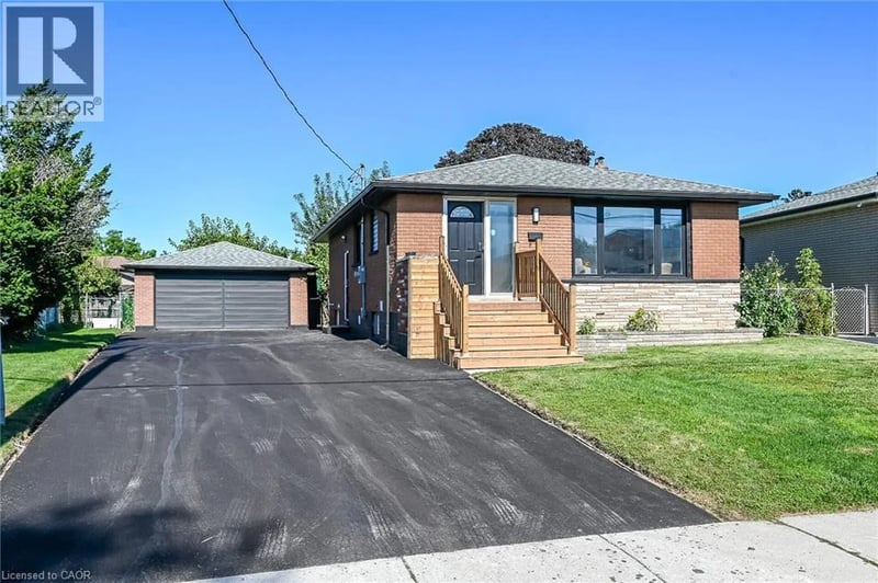 135 NUGENT Drive, Hamilton, Ontario, L8H2N3, Hamilton, Ontario — photo 1 of 5