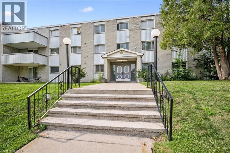 #107 6 WALTON Avenue, Kitchener, Ontario, N2C2B5, Kitchener, Ontario — photo 1 of 5