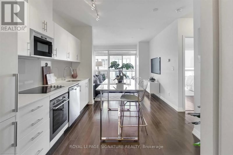 #2210 460 Adelaide Street East, Toronto (Moss Park), Ontario, M5A1N6, Toronto (Moss Park), Ontario — photo 1 of 5