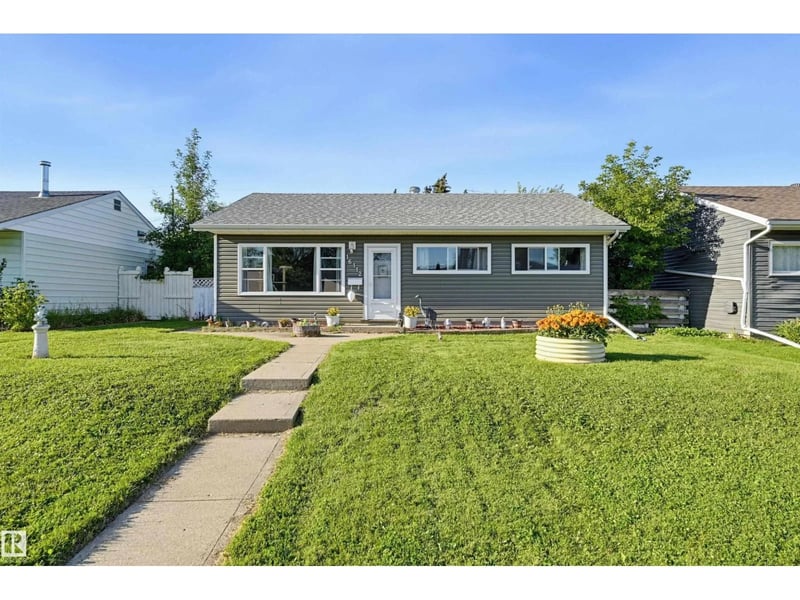 16112 108 AV NW, Edmonton, Alberta, T5P4E4, Edmonton, Alberta — photo 1 of 5