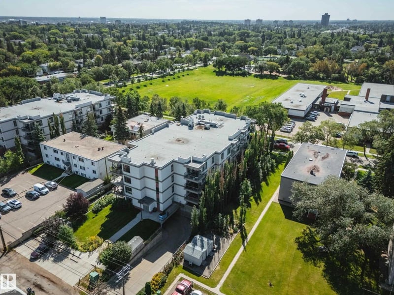 #105 11140 68 AV NW, Edmonton, Alberta, T6H0L4, Edmonton, Alberta — photo 1 of 5