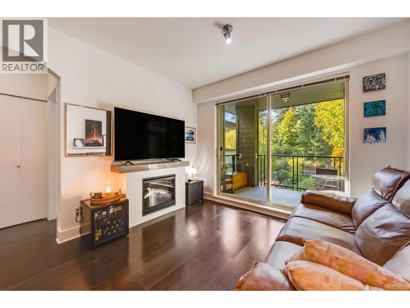 #301 7418 BYRNEPARK Walk, Burnaby, British Columbia, V3N0B3, Burnaby, British Columbia — photo 1 of 5