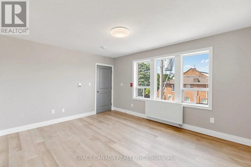 71 Sanford Avenue South, Hamilton (St. Clair), Ontario, L8M2G7, Hamilton (St. Clair), Ontario — photo 1 of 5
