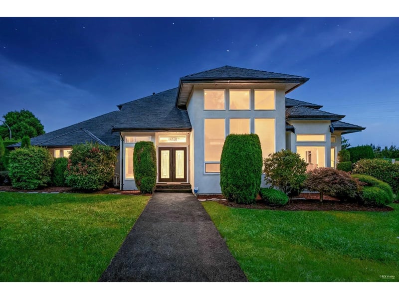 14260 82A Avenue, Surrey, British Columbia, V3W0V6, Surrey, British Columbia — photo 1 of 5