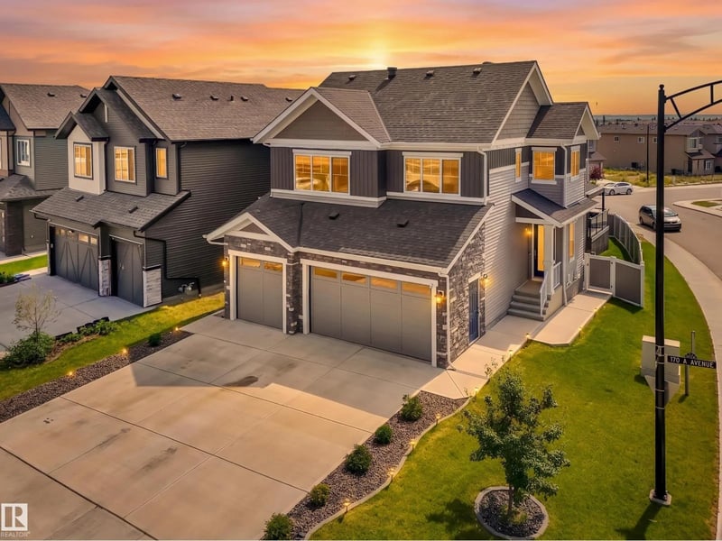 4621 170A AV NW, Edmonton, Alberta, T5Y4C9, Edmonton, Alberta — photo 1 of 5