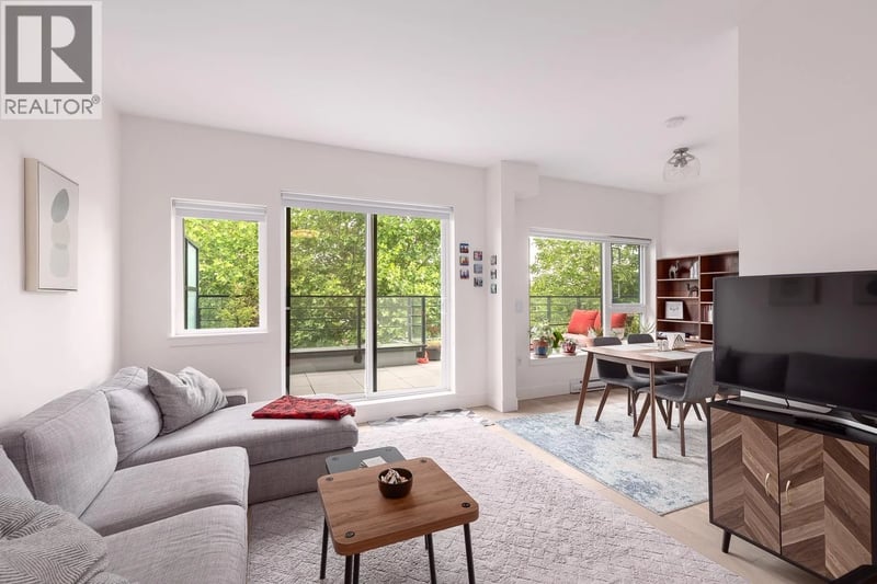 #404 2666 DUKE Street, Vancouver, British Columbia, V5R4S9, Vancouver, British Columbia — photo 1 of 5