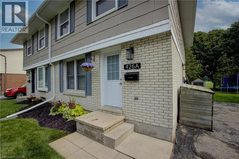 426 DUNVEGAN Drive, Waterloo, Ontario, N2K2C7, Waterloo, Ontario — photo 1 of 5