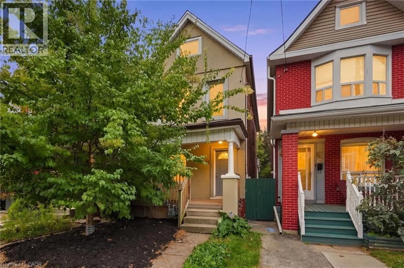 62 CEDAR Avenue, Hamilton, Ontario, L8M3A8, Hamilton, Ontario — photo 1 of 5