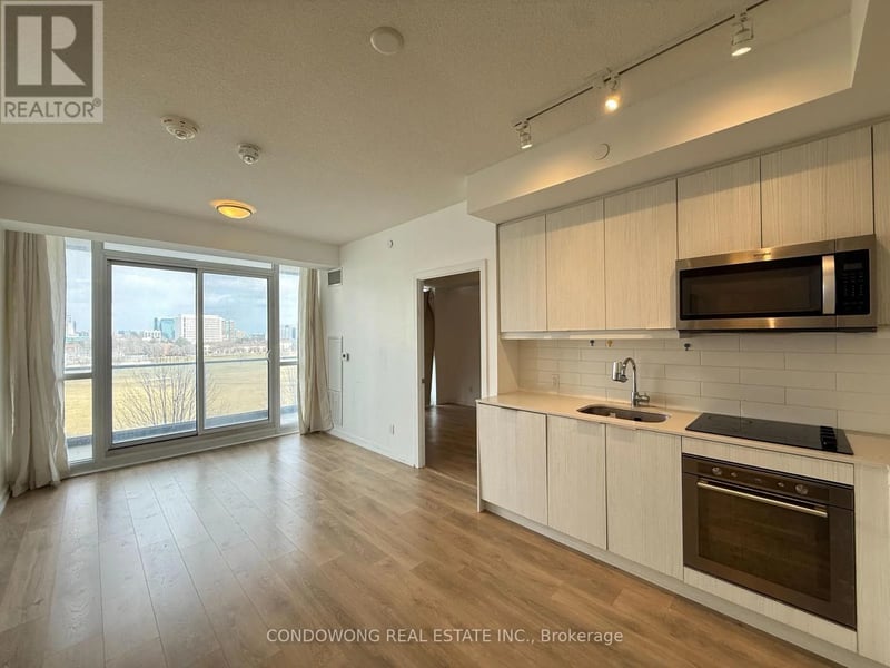 #409 32 Forest Manor Road, Toronto (Henry Farm), Ontario, M2J0H2, Toronto (Henry Farm), Ontario — photo 1 of 5