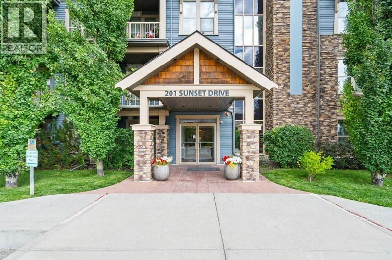 201 Sunset Drive, Cochrane, Alberta, T4C0H5, Cochrane, Alberta — photo 1 of 5