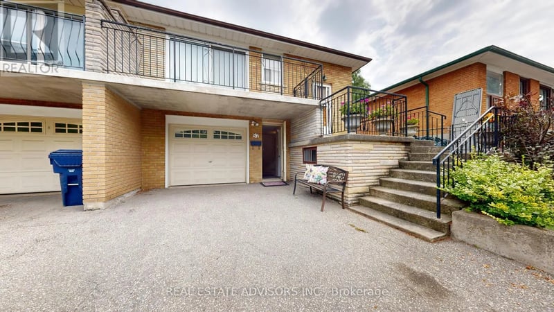 57 Hucknall Road, Toronto (York University Heights), Ontario, M3J1W1, Toronto (York University Heights), Ontario — photo 1 of 5