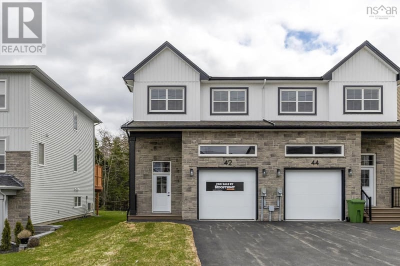 #5 42 Simona Drive, Dartmouth, Nova Scotia, B2X0C9, Dartmouth, Nova Scotia — photo 1 of 5