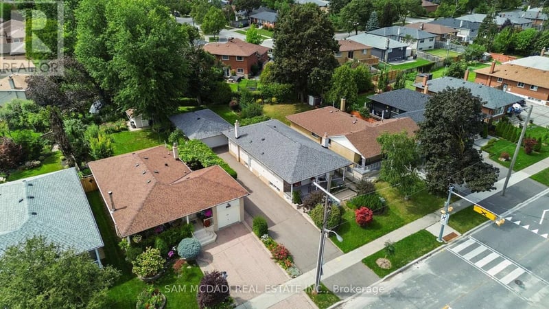 248 Wellesworth Drive, Toronto (Eringate-Centennial-West Deane), Ontario, M9C4S6, Toronto (Eringate-Centennial-West Deane), Ontario — photo 1 of 5