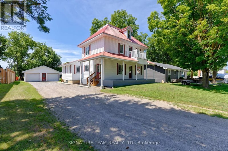 21 Elliott Street, Whitewater Region, Ontario, K0J1C0, Whitewater Region, Ontario — photo 1 of 5