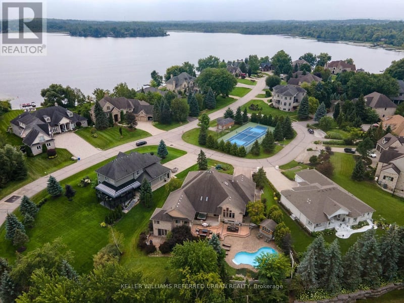 16 Seifert Court, Puslinch, Ontario, N3C2V4, Puslinch, Ontario — photo 1 of 5